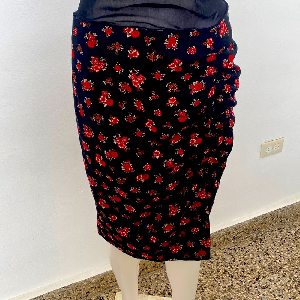 Zara basic print flower skirt